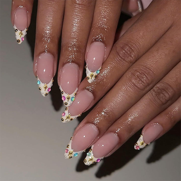 Dekoratives Press-On Nagelkunst Set Karnz