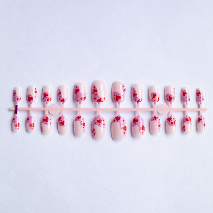 Herz Muster Nagelkunst