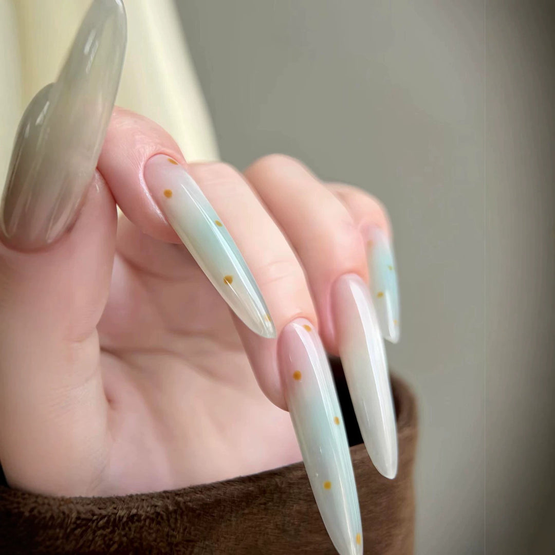 Elegante lange Stiletto-Nagelverlängerungen