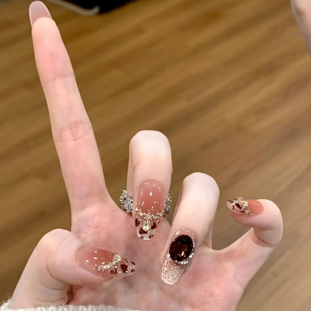 Dekorative Gel-Nagelkunst-Erweiterungen