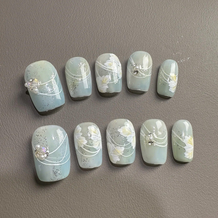 Elegantes Floral Press-On Nagelkunst Set 1790746208