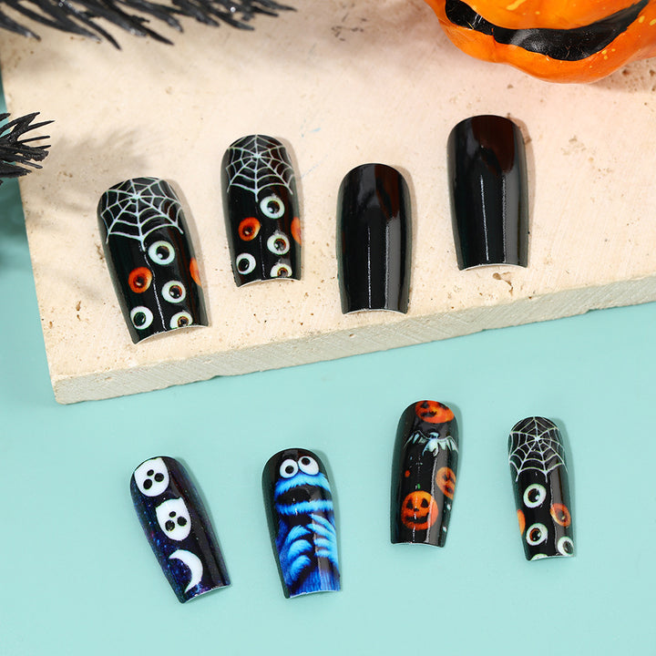 Kreative Kunstnägel im Halloween-Stil Karnz