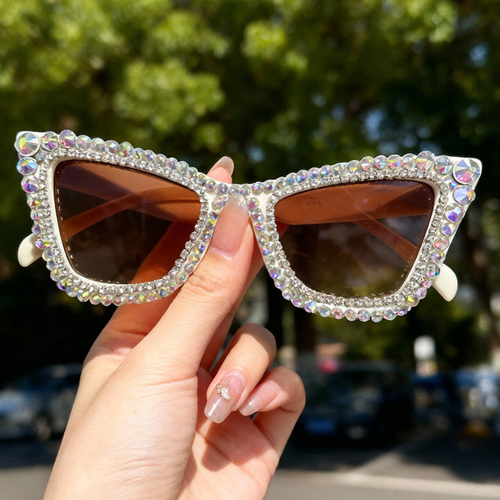 Rhinestone-betonte Katzenaugen-Sonnenbrille Karnz
