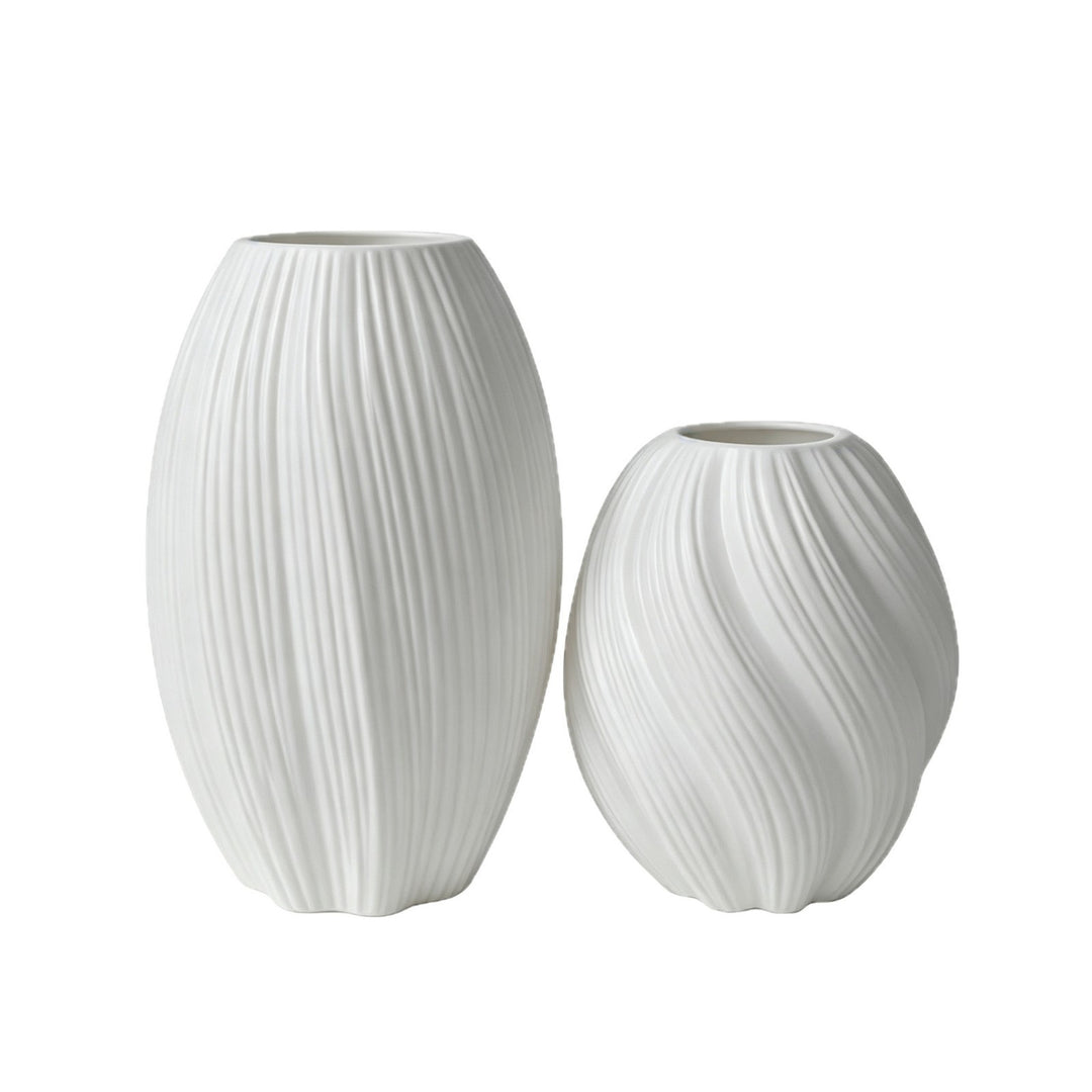 Elegante vertikale gerippte dekorative Vase Karnz