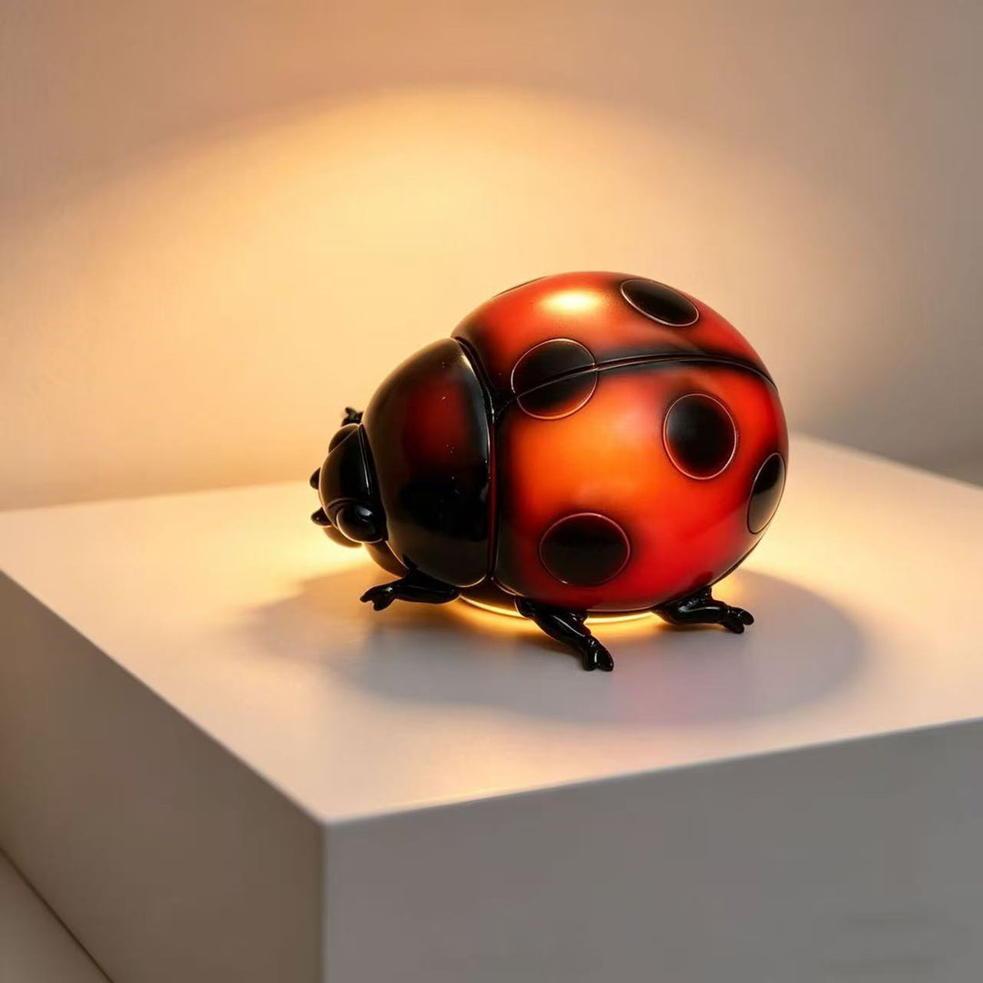 Dekorative Marienkäfer Figur Karnz