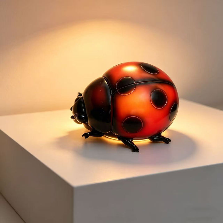 Dekorative Marienkäfer Figur Karnz
