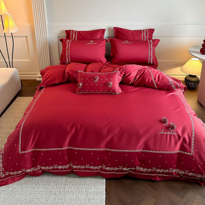 Besticktes Bettbezug-Set aus Baumwollsatin mit 3D-Rosenapplikationen und Zierkante