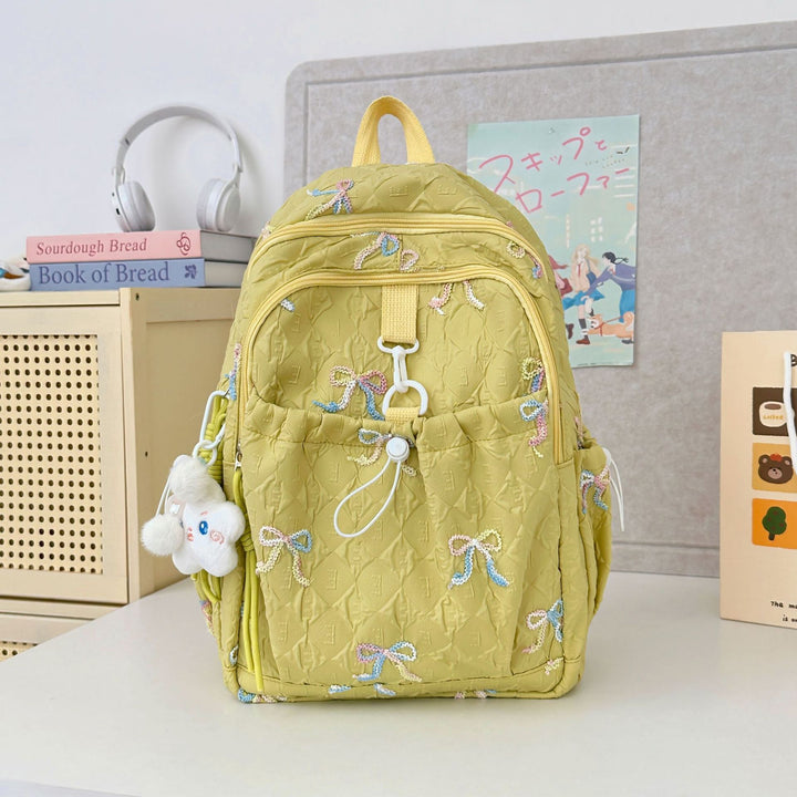 Verspielt bestickter Rucksack