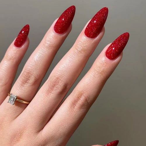 Glitzernde Stiletto-Nagelerweiterungen Karnz
