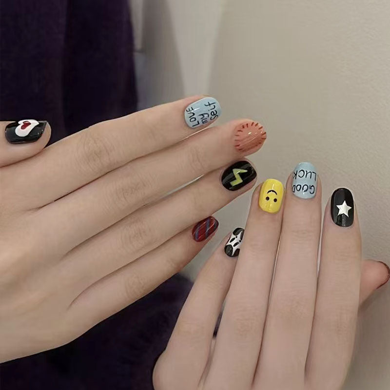 Kreative Nagelkunst Design Kollektion Karnz