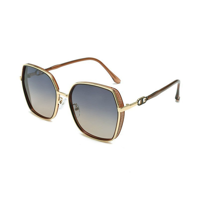 Übergroße retro-inspirierte geometrische Sonnenbrille