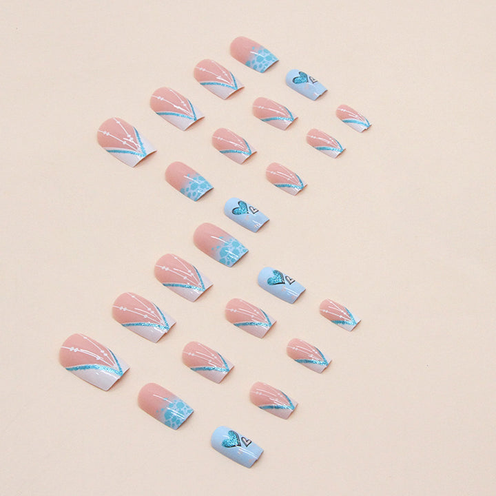 Herz-inspiriertes Press-On Nagelkunst-Set Karnz