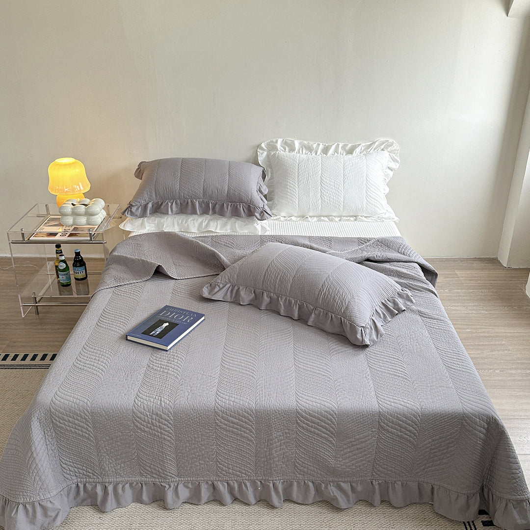 Leichte Baumwoll-Mischung Matelassé Rüschende Tagesdecke & Dekoratives Kissenbezug Set