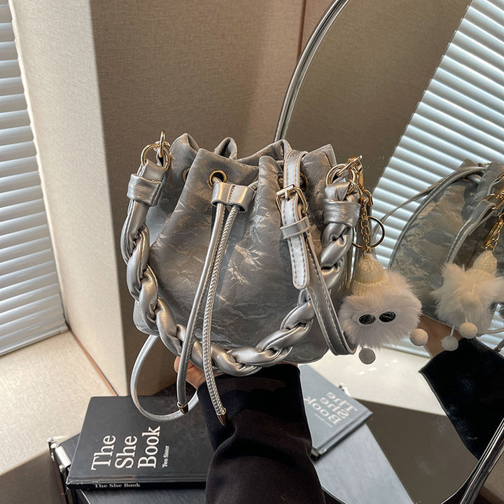 Stylische gehäkelte Schultertasche Karnz