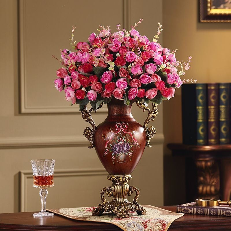Verschnörkelte Blumenarrangement Vase