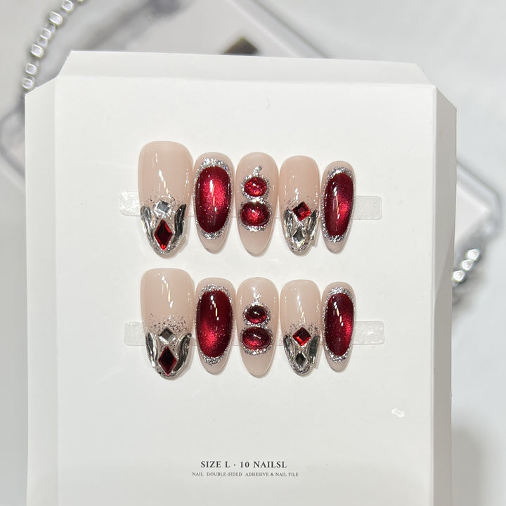 Premium Press-On Nail Art Set mit elegantem Herz- und Blattdesign Karnz