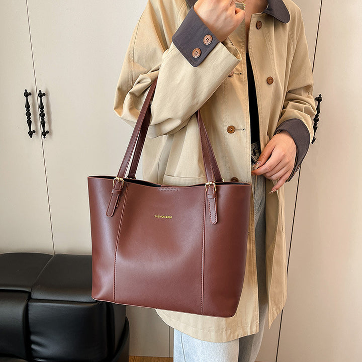 Schlanke minimalistische Leder-Umhängetasche Karnz