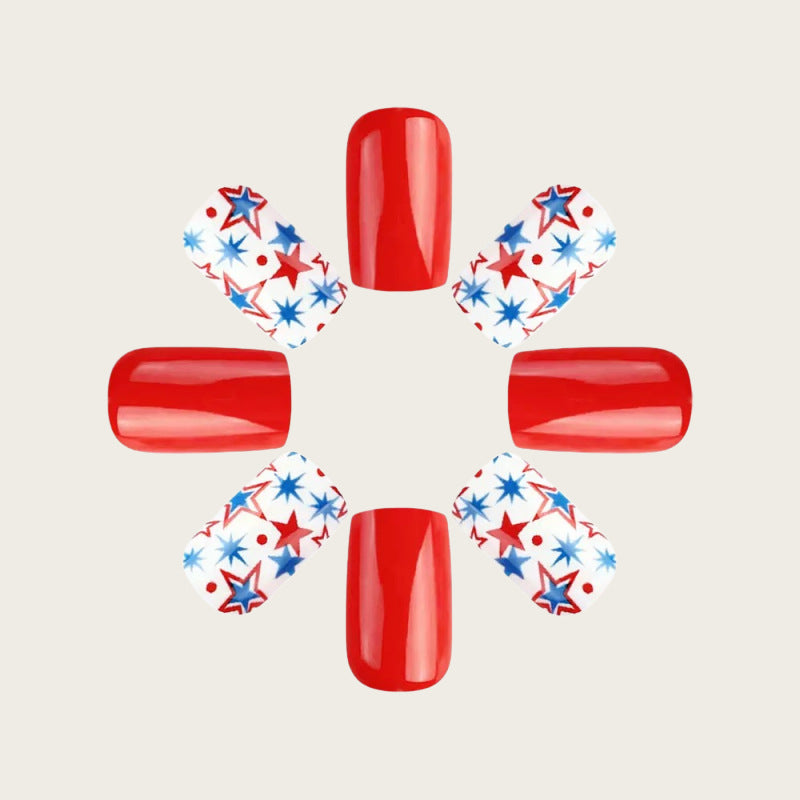 Kreative Kunstnägel mit patriotischem Design Karnz