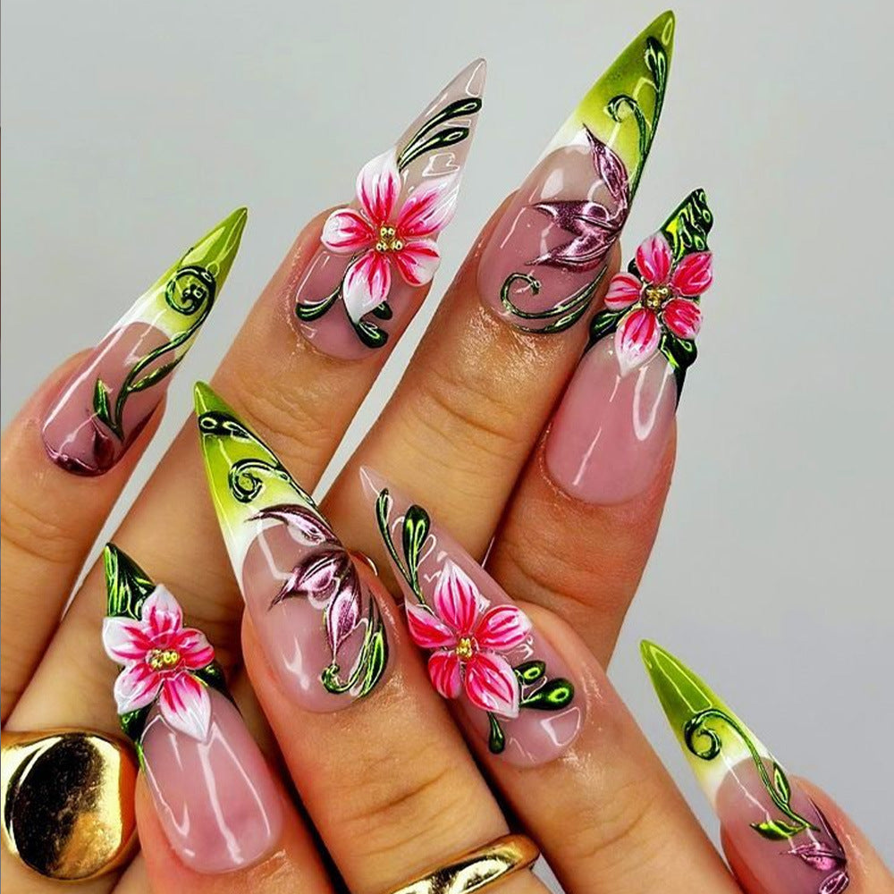 Kunstnägel mit Exquisitem Blumenmuster Karnz
