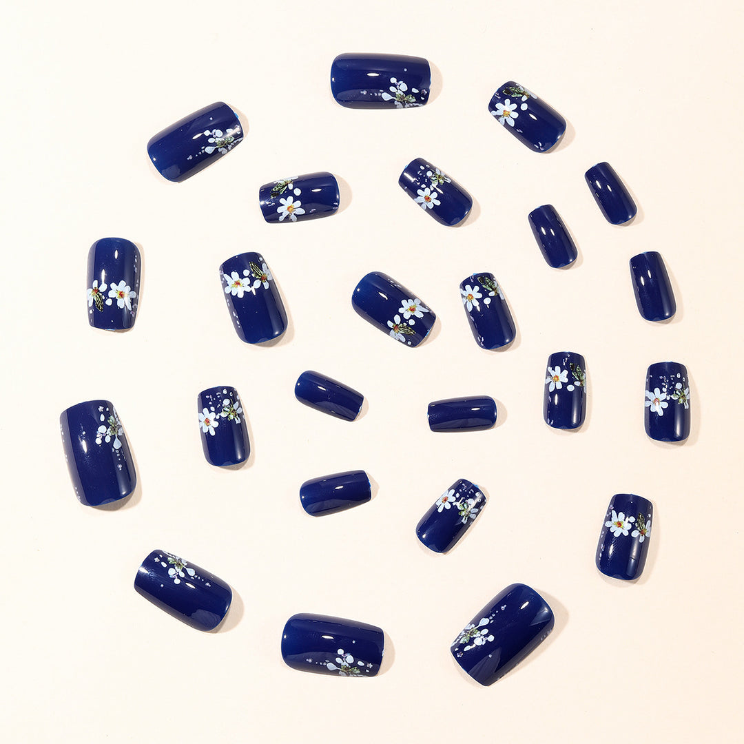 Dekoratives Floral Nagelkunst Set Karnz