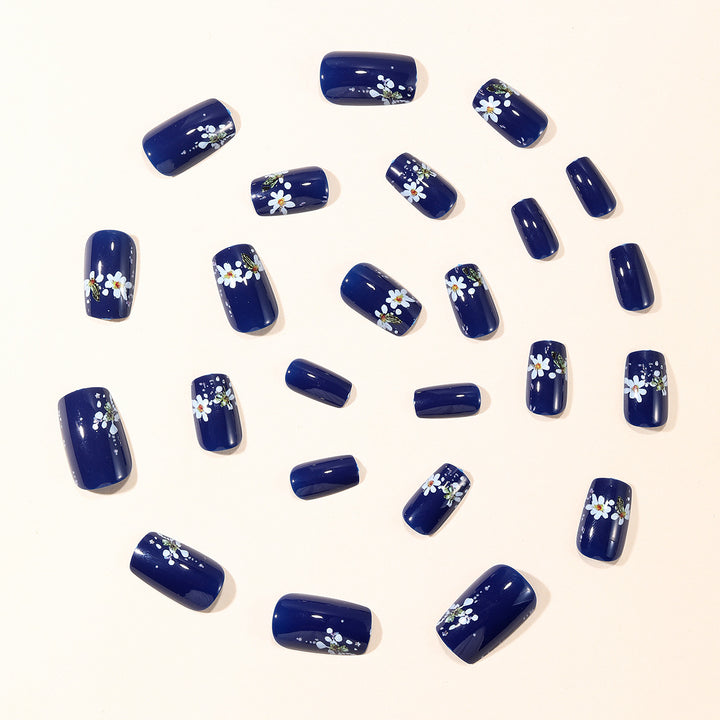 Dekoratives Floral Nagelkunst Set Karnz