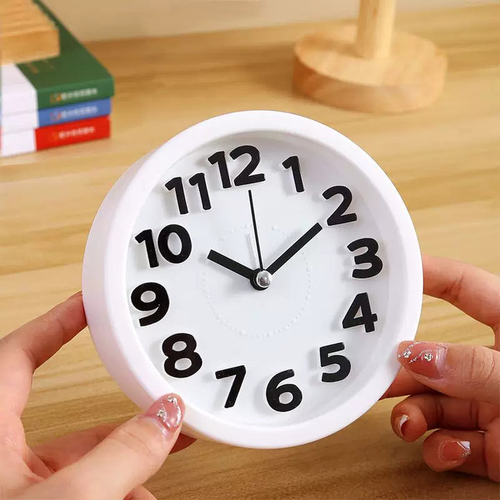 Moderne Tischuhr Im Minimalistischen Design Karnz