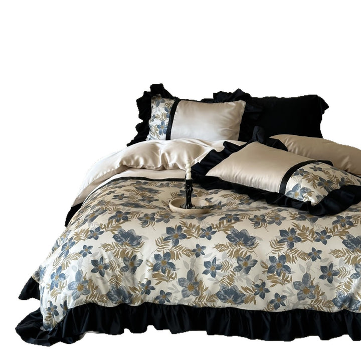 Botanisch bedrucktes Baumwollsatin-Rüschendecke Set mit Satin-Kontrastbesatz & Kissenbezügen