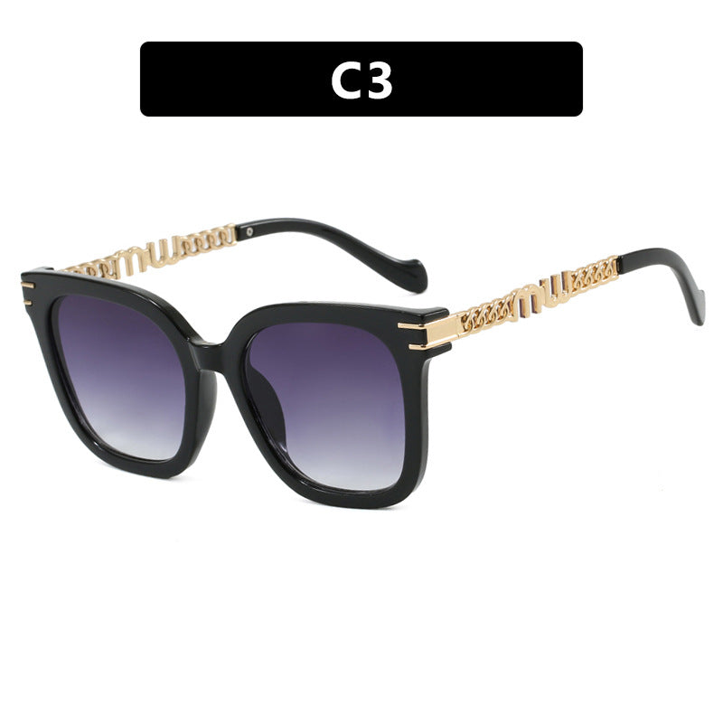 Damen trendige quadratische Sonnenbrille mit elegantem Rahmen und stylishem Goldakzent Karnz
