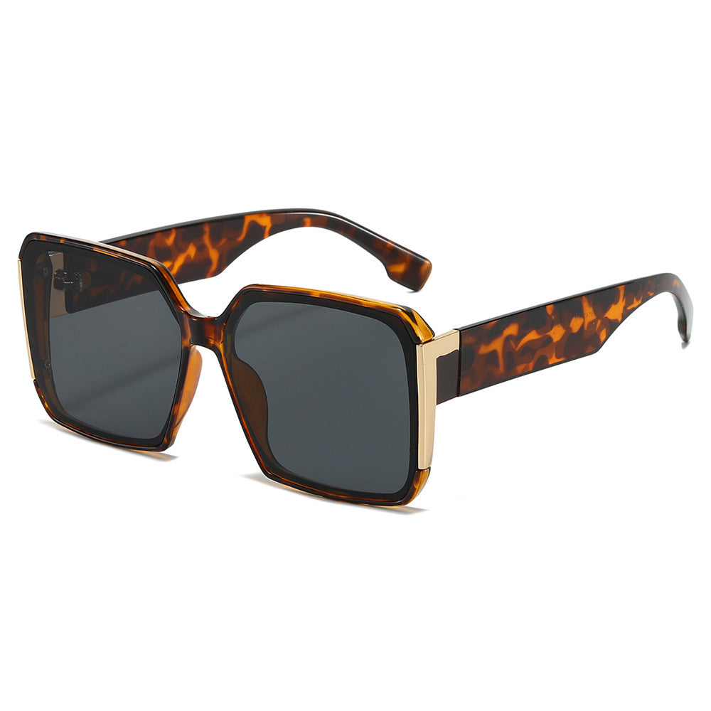 Damen modische Sonnenbrille mit eleganten Akzenten Karnz