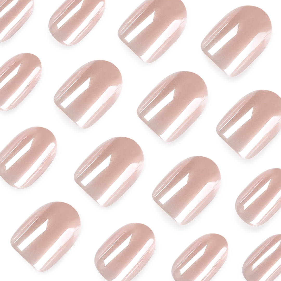 Elegante Gel-Nägel mit natürlichem Glanz Karnz