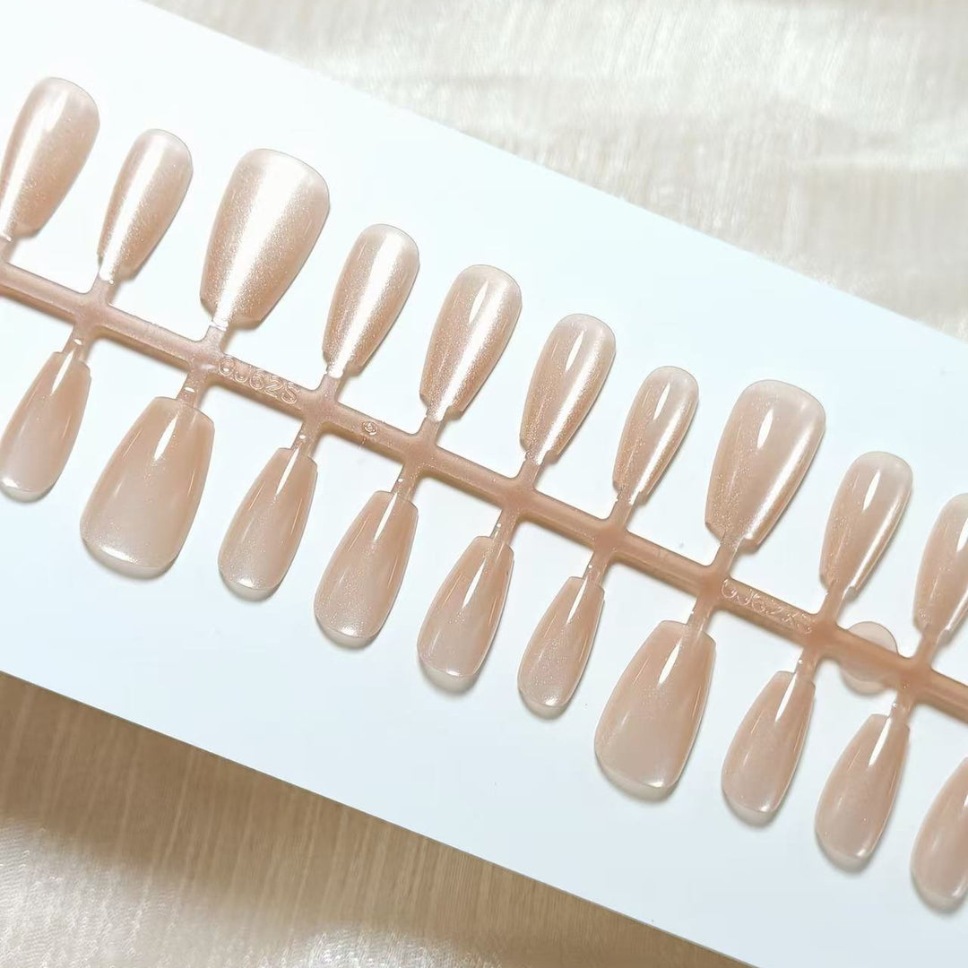 Hochwertige Kunstnägel Im Zeitlosen Nude-Look Karnz