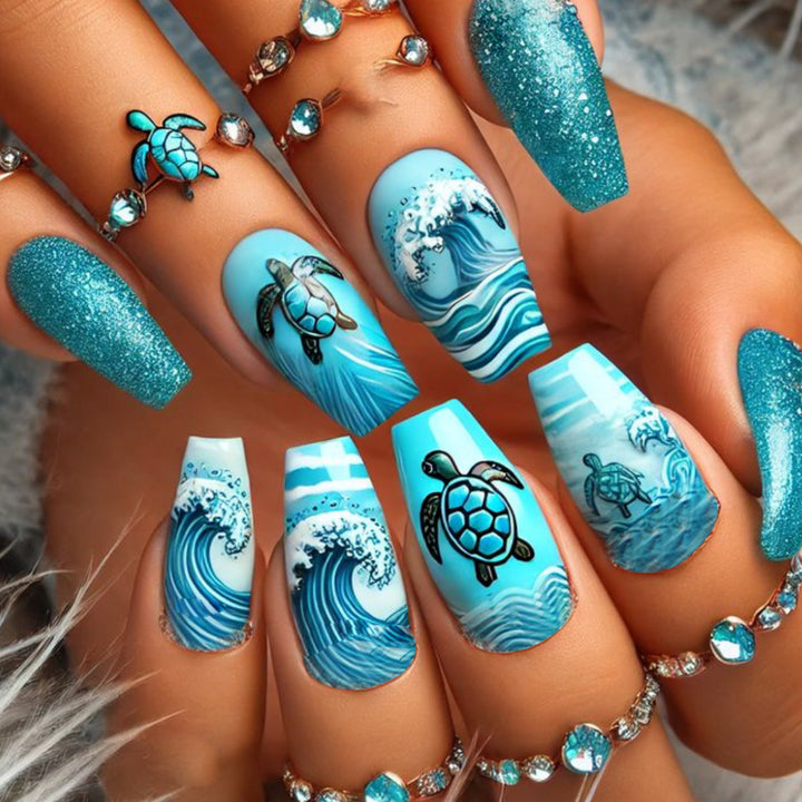 Künstlerische vom Ozean inspirierte Nagelkunstverlängerungen Karnz