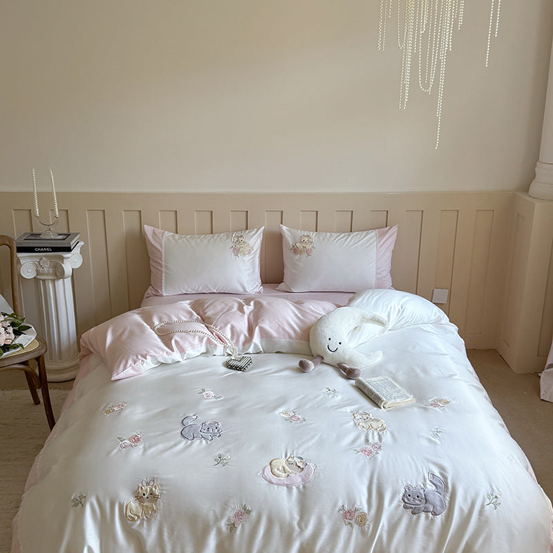 Bestickte Baumwoll-Satin Bettwäsche Set mit plüschiger Daunen-Alternative Bettdecke & Kissenbezügen