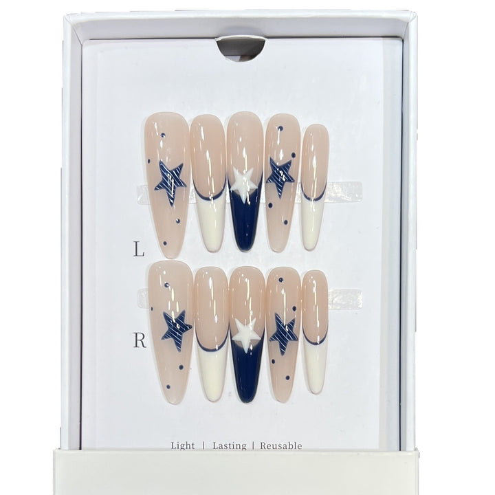 Künstlerisches Stiletto Druck-Nagelset mit himmlischem Design Karnz