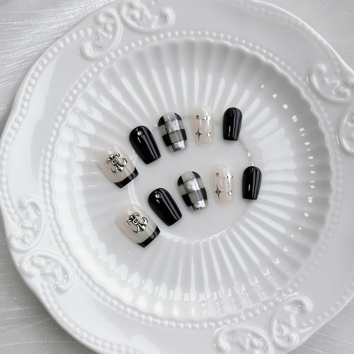 Schickes Dekoratives Press-On Nail Set