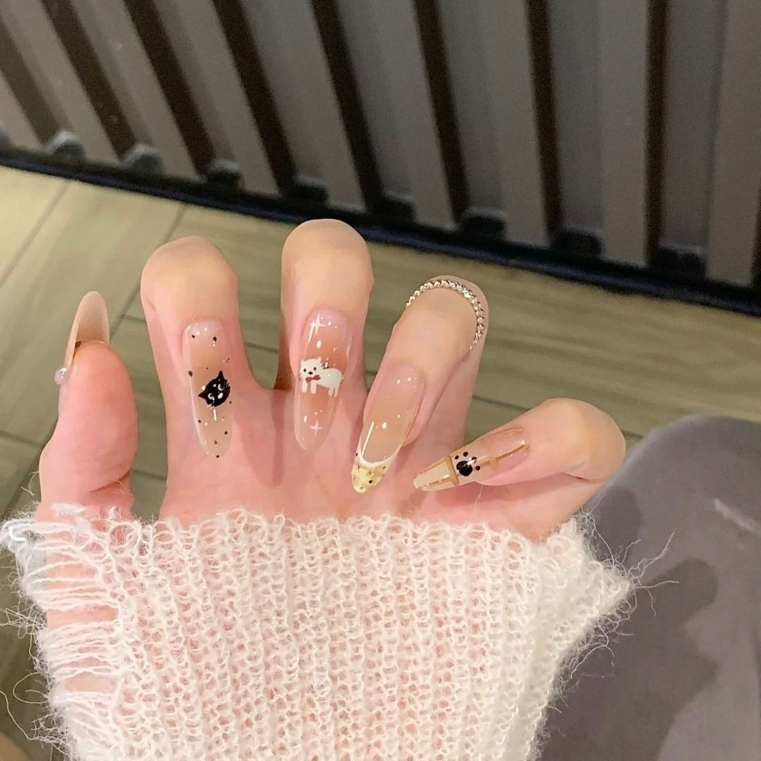 Kunstvolle Nageldesigns mit Katzenmotiv Karnz
