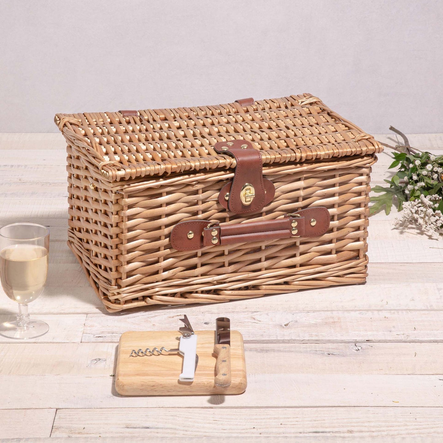 Damen Picknickkorb mit integriertem Geschirrset und rustikalem Design Karnz