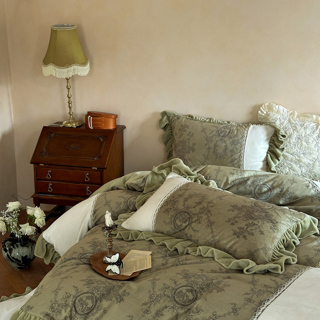 Ruffled Toile Jacquard Cotton-Linen Duvet Cover Set with Pillow Shams and Lace Trim