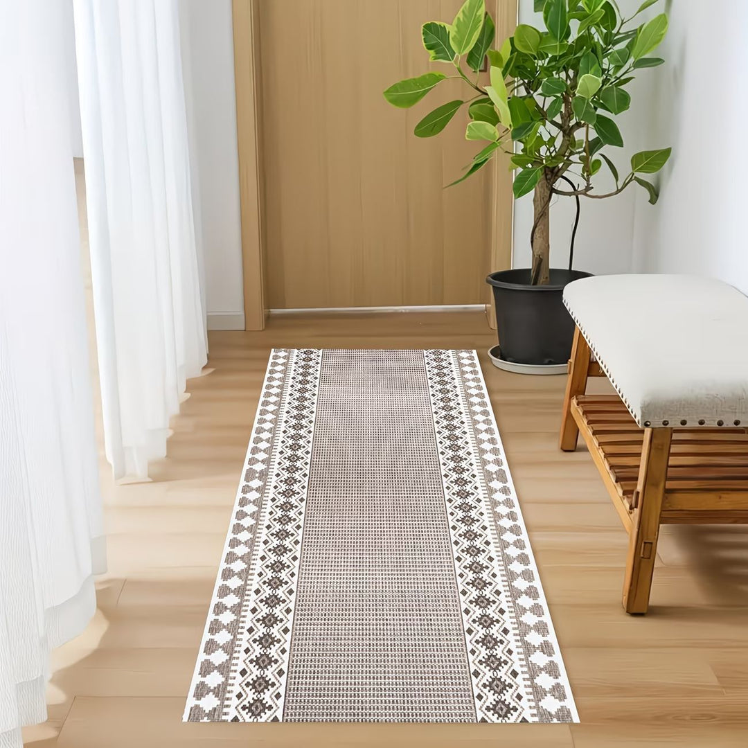 Geometrisch gemusterter Läuferteppich
