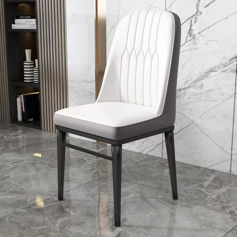 Designstuhl mit ergonomischer Polsterung Karnz