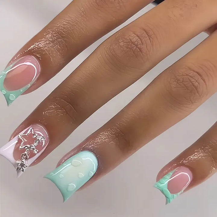 Künstlerisches Press-On-Nagel-Set mit einzigartigen Designs Karnz