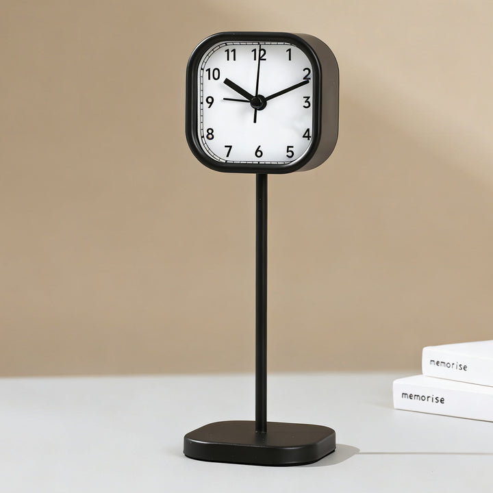 Minimalistische Tischuhr Karnz