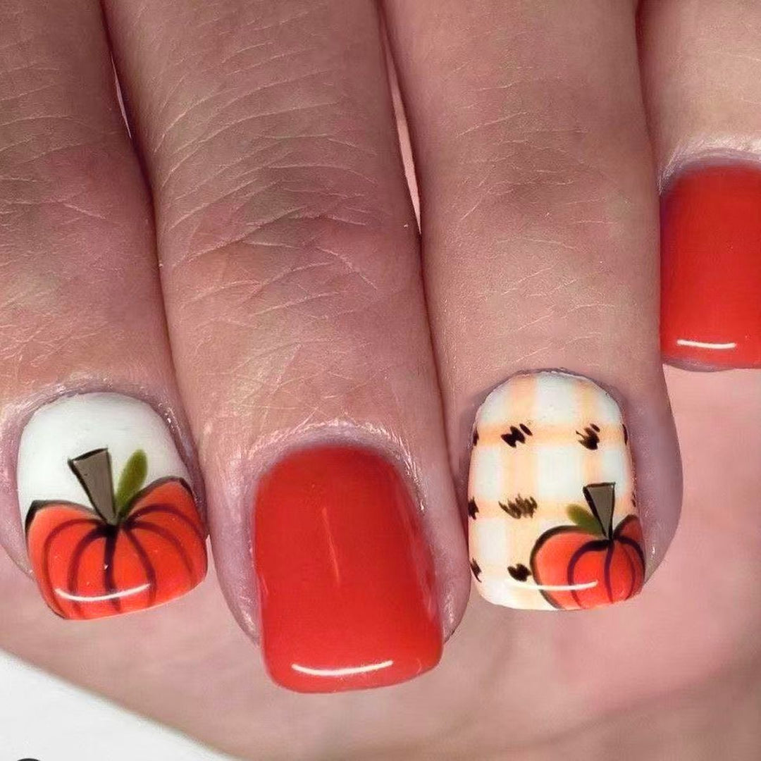 Festliche herbstliche Nagelkunst Karnz