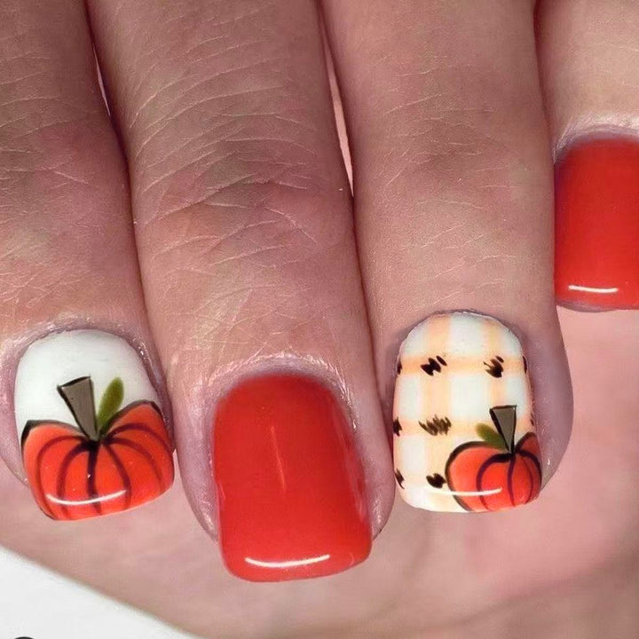 Festliche herbstliche Nagelkunst Karnz