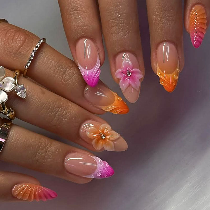 Künstlerische florale Nagelkunst