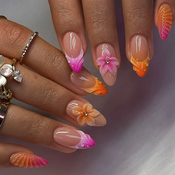 Künstlerische florale Nagelkunst