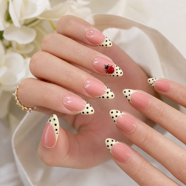 Chic Spitzige Press-On Nail Set Karnz