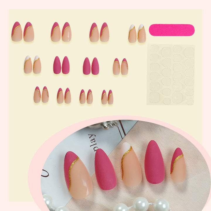 Stylisches Press-On Nagelkunst-Set mit eleganten goldenen Akzenten Karnz