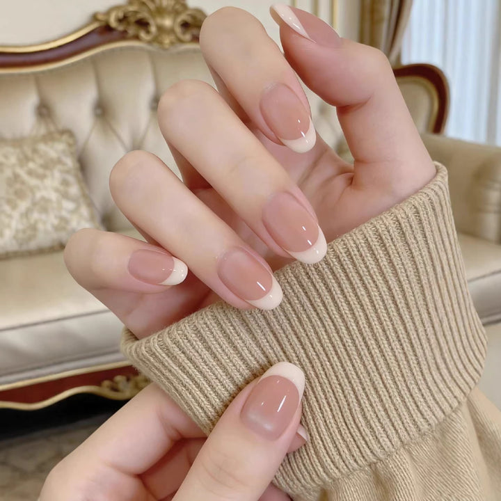 Elegante französische Spitzen-Nagelkunst
