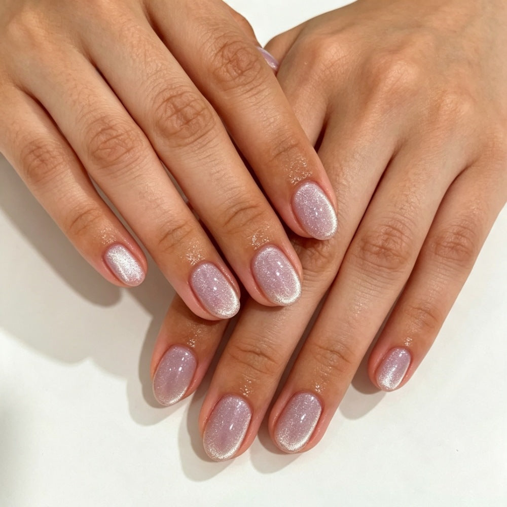 Elegante Kunstnägel mit Schimmerndem Ombre-Effekt Karnz